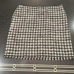 🌺🌺🌺 NWOT Classic Black and White Tweed Ann Taylor Skirt size 6